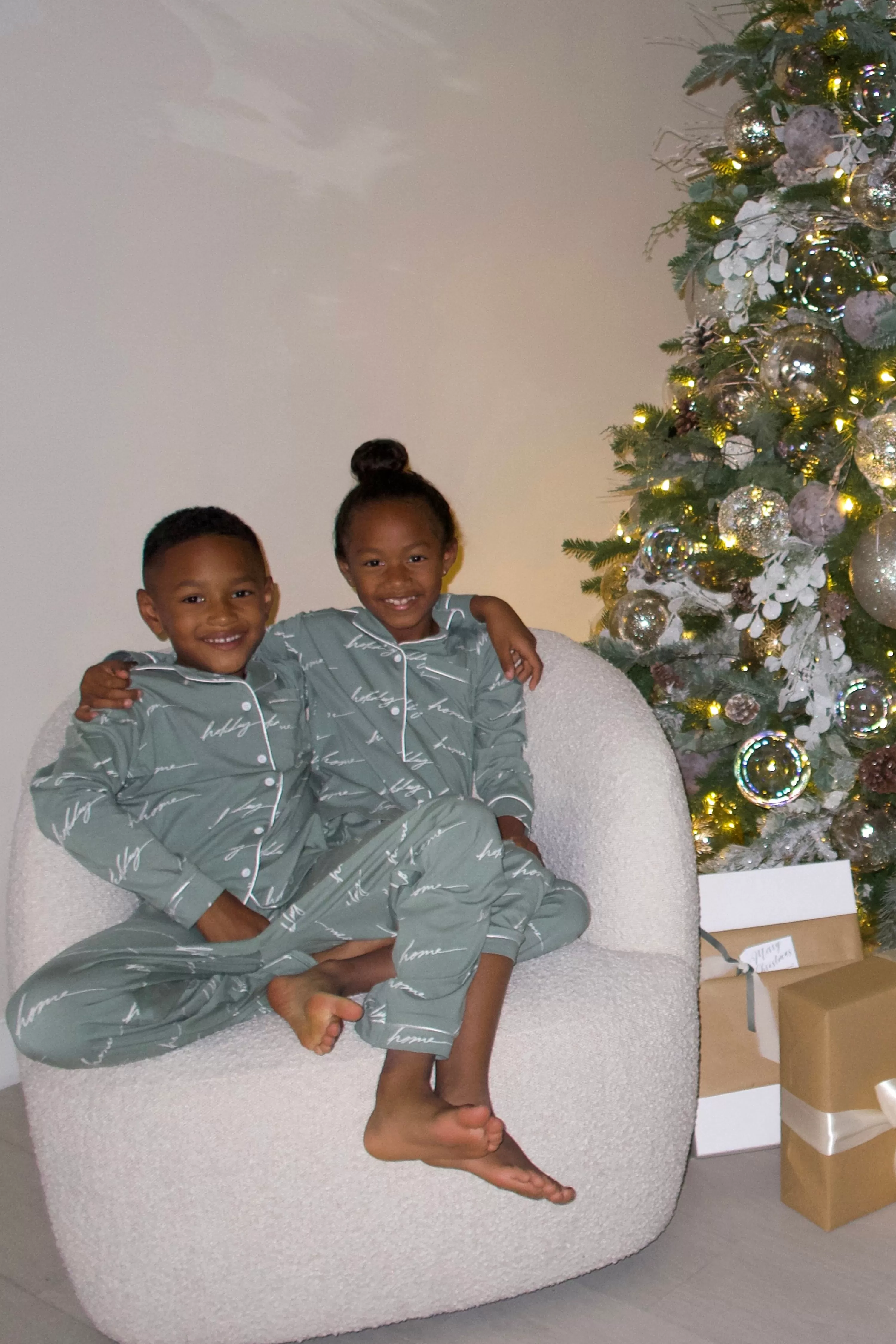 Kids JLUXLABEL Sage Home For The Holidays Kids Pajama Set